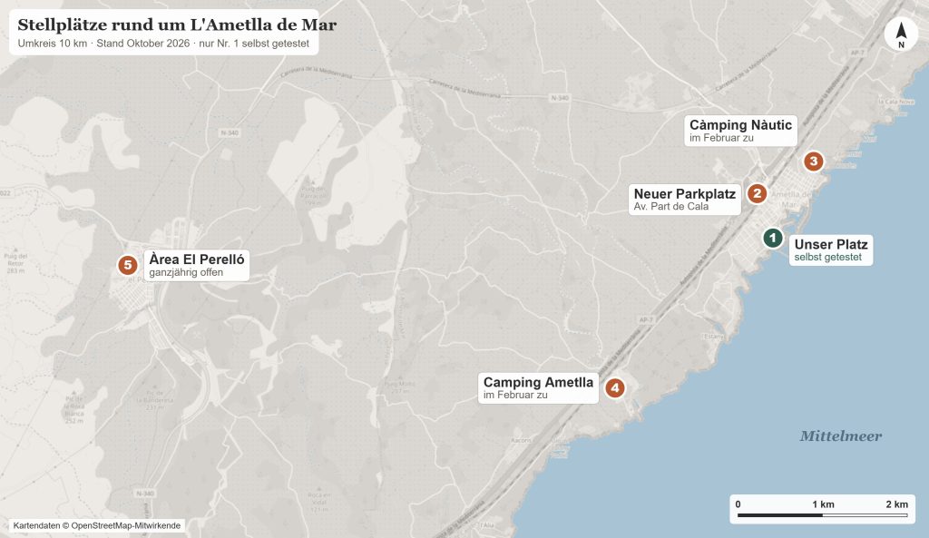 Karte der Umgebung von L'Ametlla de Mar mit fünf nummerierten Stellplätzen: unser Platz am Camí Estany Part Sud, neuer Parkplatz Av. Part de Cala, Càmping Nàutic, Camping Ametlla und Àrea El Perelló