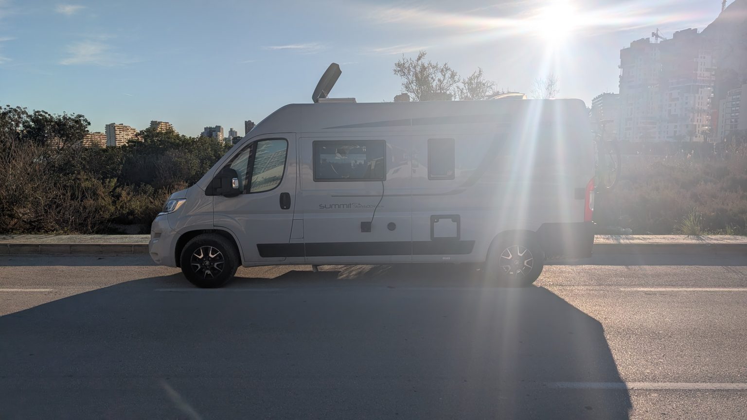 Unser Camper in Spanien im Februar 2026 – am Ziel der mautfreien Fahrt durch Frankreich