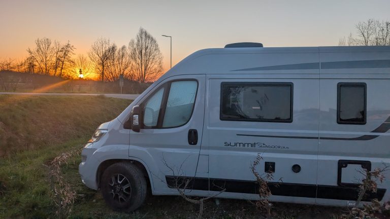 Sonnenuntergang auf dem Camping-Car Park Beaufort-Orbagna