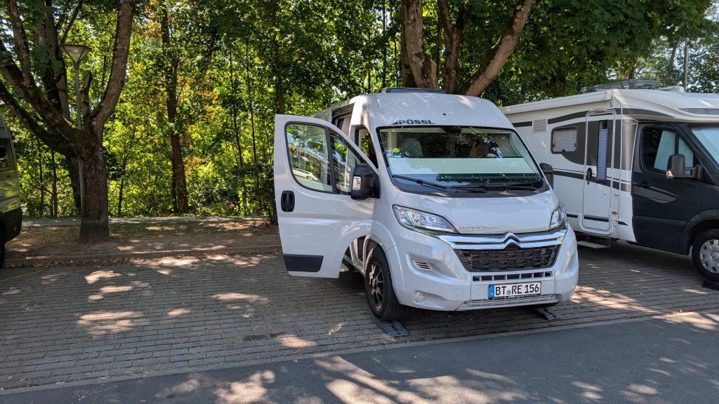 Unser Wohnmobil auf dem kostenlosen Stellplatz Friedrich-Ebert-Straße in Bayreuth