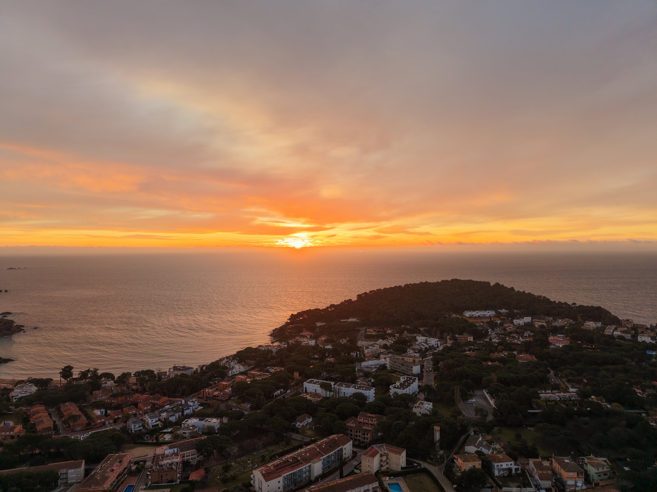 Stellplatz Palamós: Terrassen mit Meerblick an der Costa Brava