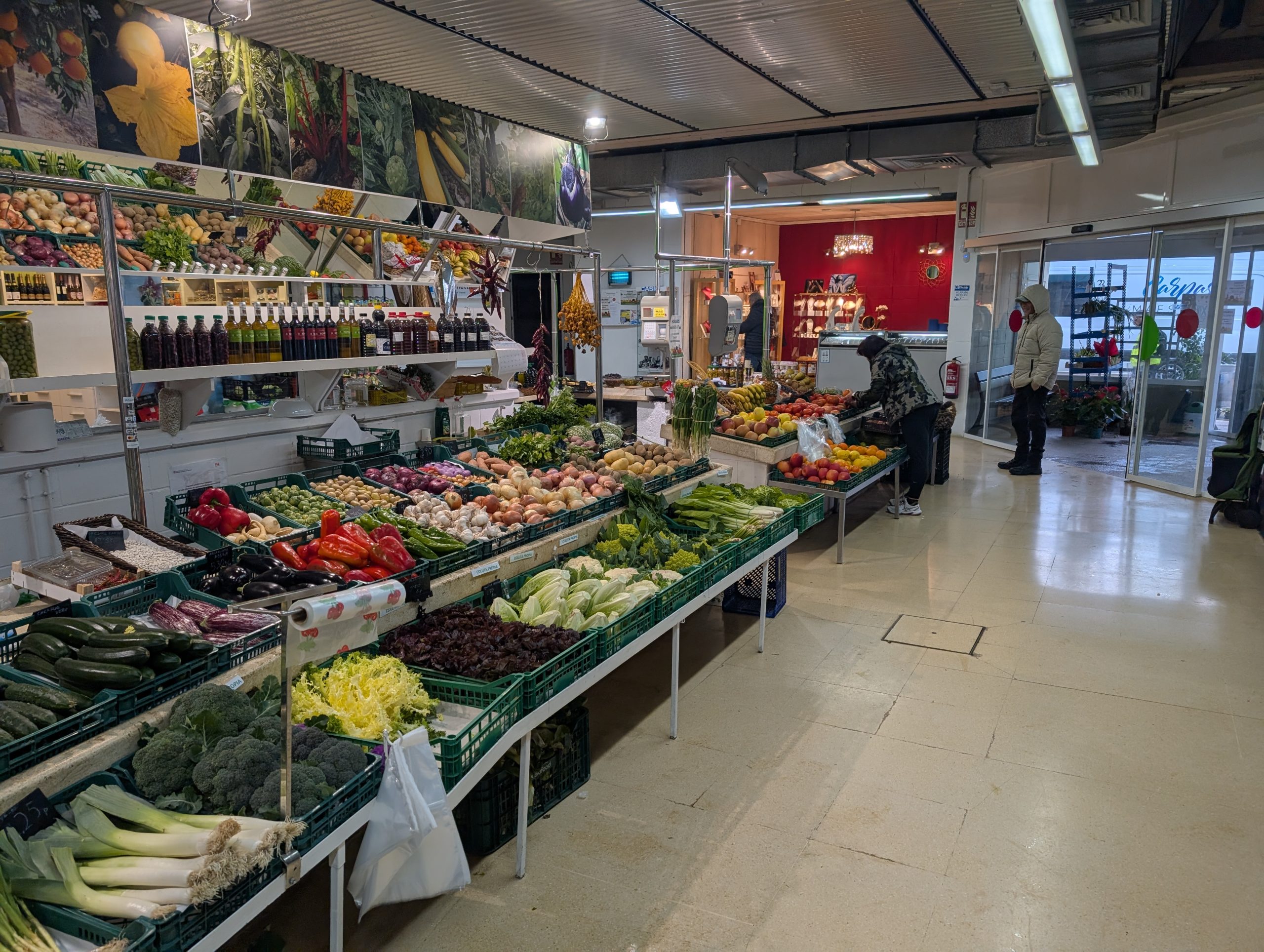 Obst- und Gemüseauslage im Markt